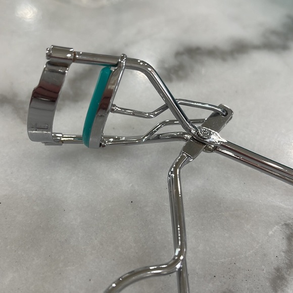 Bundle 4 for $20😀 Thrive Causemetics lash curler - Picture 5 of 6